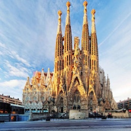 [6 LIEUX À VISITER] Quelle est l’histoire du chantier chaotique de la Sagrada Familia ?