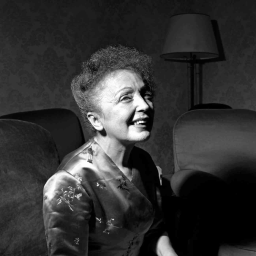Edith Piaf, celle qui chantait l’amour mieux que personne
